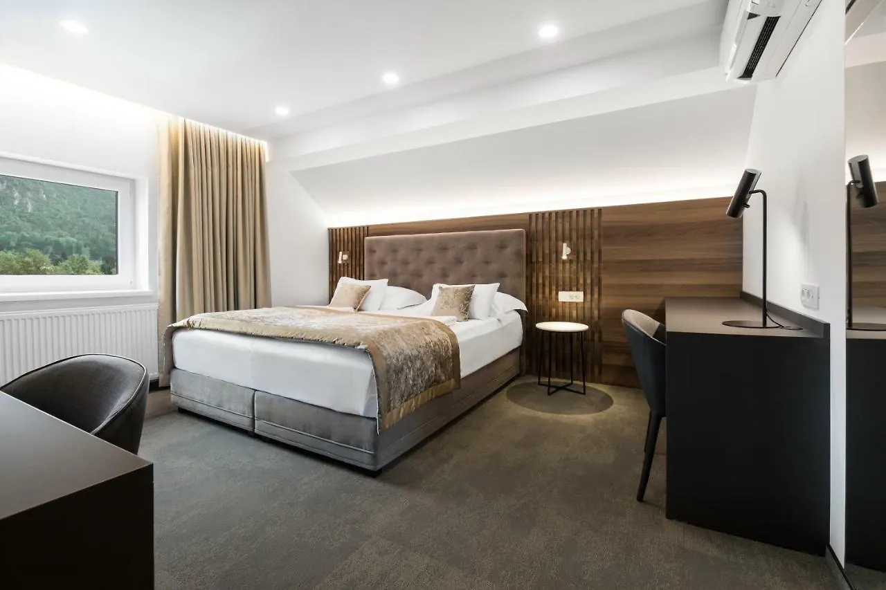 Garni Hotel Cirman Ljubljana 3*,
